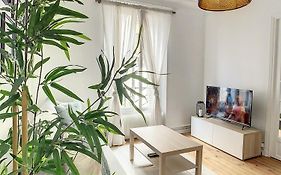 Grand Cozy Appart - Proche Metro Paris - Spots Touristiques